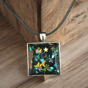 Elegant Silver Pendant Necklace